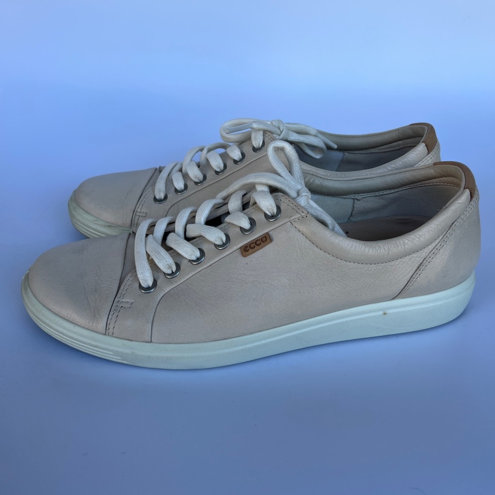 Sneakers - Picture 7 of 8